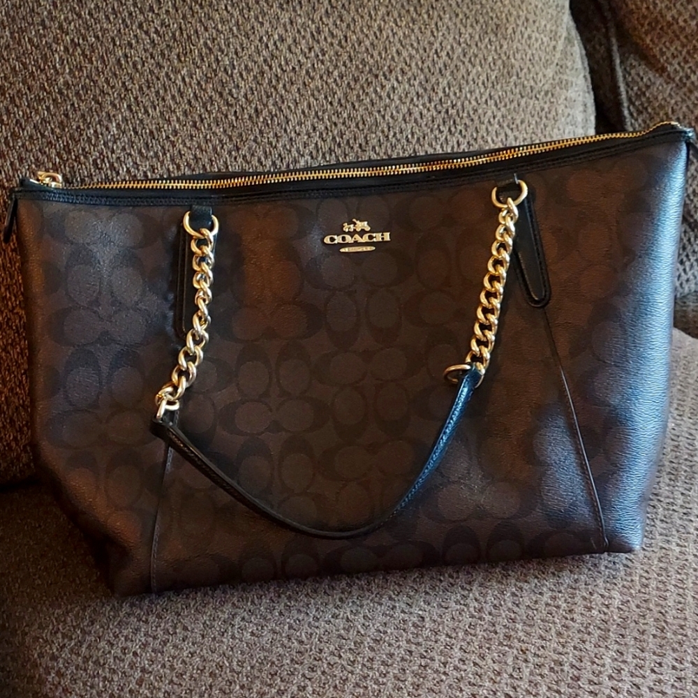 Coach Ava Train Chain Purse 👜